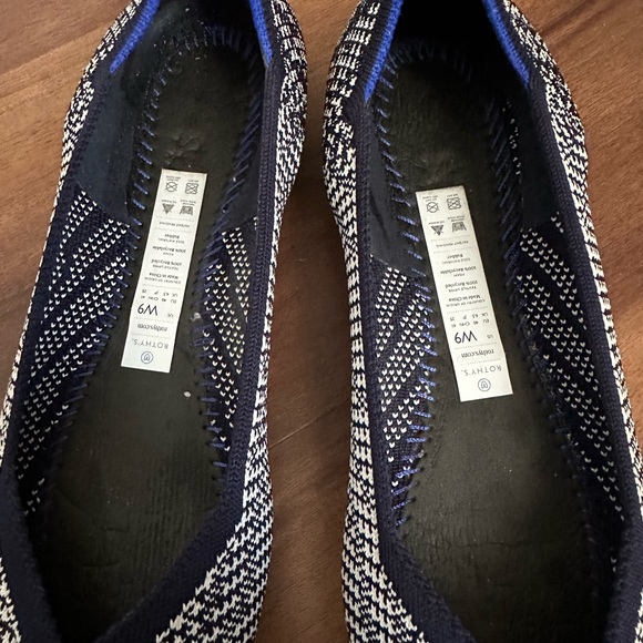 Rothy’s navy houndstooth point - Picture 5 of 6